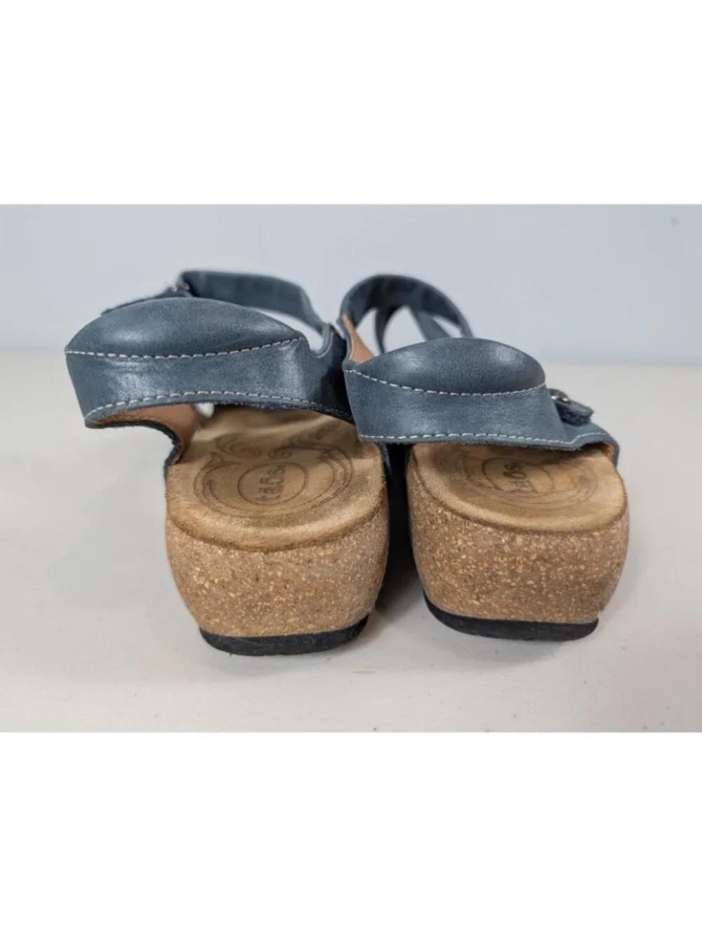 Taos trulie wedge sandals in navy blue leather women's size 7-7.5